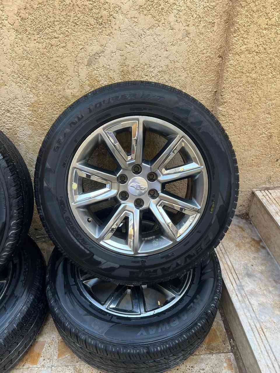 السلام عليكم تخم ويلكب هوه وتايرته
مال شفرليت تاهو LTZ جديد اصلي GM
حجم 20 
العنوان البصره 
السعر 400 دولار نهايته 
رقم الموبايل ***********
