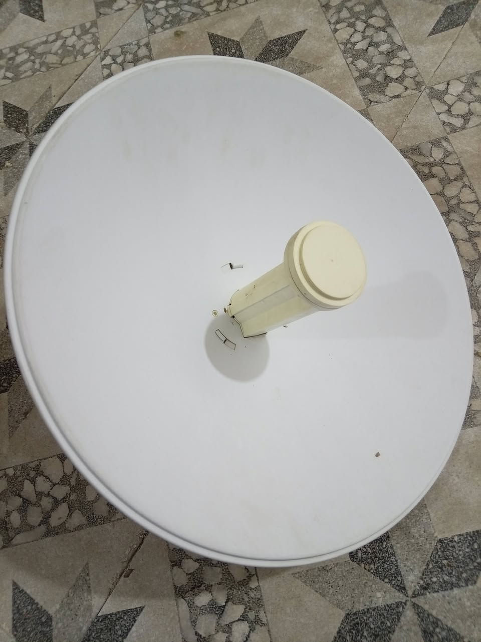 سلام عليكم للبيع سعر 80 قفل مستعمل نضيف اتصل
***********
