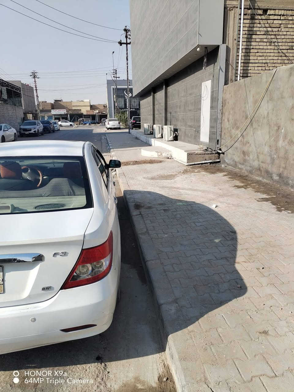 السلام عليكم بي وأيدي f3 للبيع مديل ١٣  سياره جاهزه كير محرك حداديه تبريد شغال جاهز السياره بيهه صبغ شبر جاملغ خلفي السعر 53وبيهه مجال مكان السياره نجف للاستفسار الاتصال على الرقم ***********
