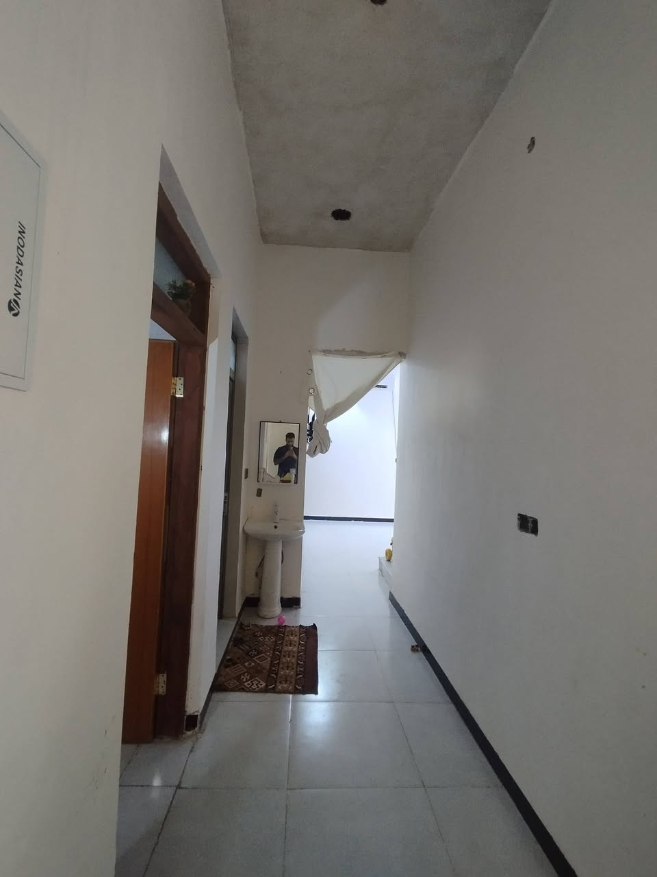 بيت طابو صرف للبيع 
جديد ونظيف ومرتب
مساحة 100 متر بحي العسكري 
بناء طابوك السكف صب كونكريت
ما صارله حتى سنة من كامل.
البيت مقابله ساحة متوفرة كافة الخدمات. 
للتواصل والاستفسار مراسلة الصفحة
او واتساب ***********
