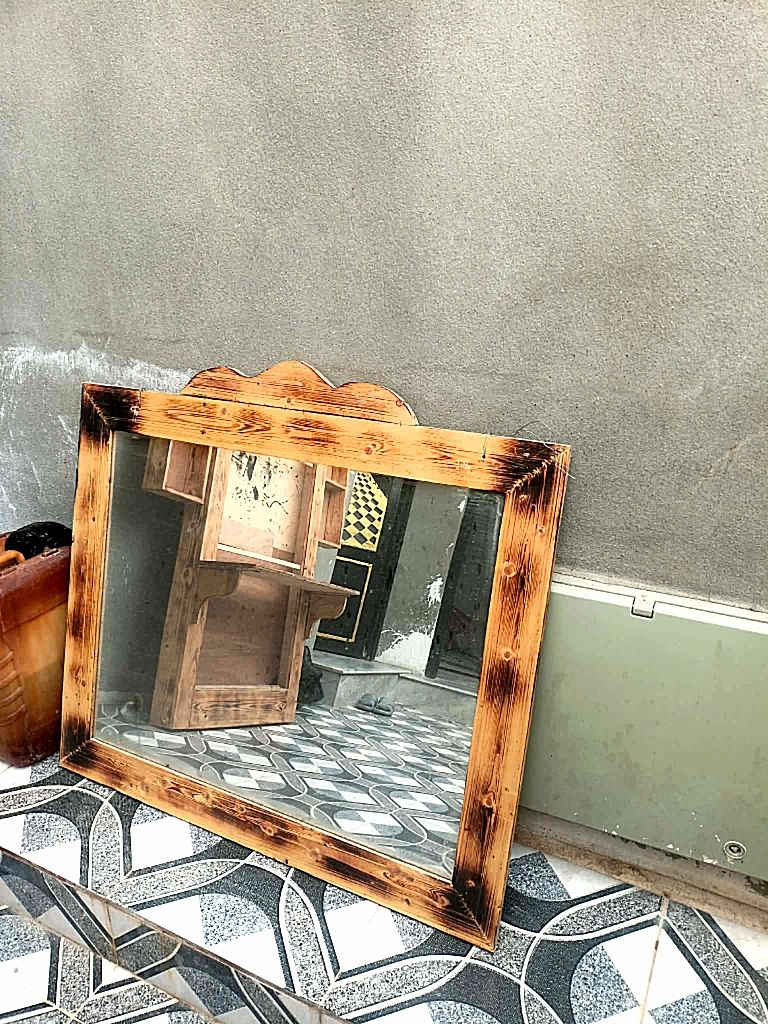 مرأة عدد اثنين للبيع الأمامية يعوزها مرأة والخلفية كاملة مستعملات شي قليل  
السعر 75 وبيهن مجال قليل 

للتواصل الاتصال على الرقم***********
