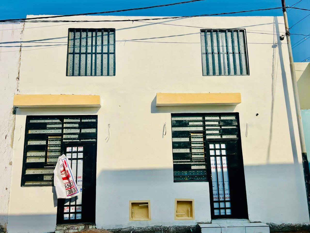 🏡دار للبيع🏡
المساحة: 50 متر مربع
✅ #طابو_زراعي_سند_25_أقرار_محكمه
السعر:  22 مليون  دينار عراقي (وبي مجال)
الموقع: النجف، شارع الحولي مال المطار، عمود 317
مواصفات البناء:

غرفة
صالة معزولة
مطبخ معزول
صحيات خارجية مكشوفة
بناء مرتب (أساس + سقف كونكريت + طابوق)
أرضية بورسلين أبو الـ 60

الخدمات:#بعد_عن_سوق_100م

ماء
كهرباء
مدارس
سوق
تبليط
مولد

للاستفسار والاتصال:

***********%%***********
