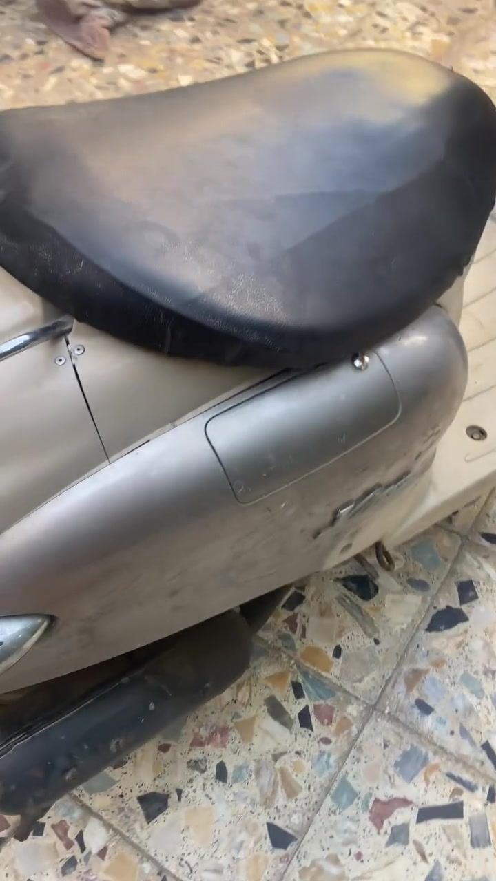 السلام عليكم دراجة كلاسك عبد الحليم متروكة للامانة قبل لا تنترك جانت تشتغل قيم وأخذ  بلي يرضي الله .


**إذا كنت صاحب هذا الإعلان وتريد حذفه لأي سبب، رجاءا أرسل رسالة إلى الدعم الفني**