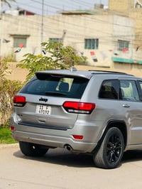 للبيع جيب 2019 حادث جاملغ وبنيد. صور مرفق بس حادث امريكي  وبيها صبغ حز...