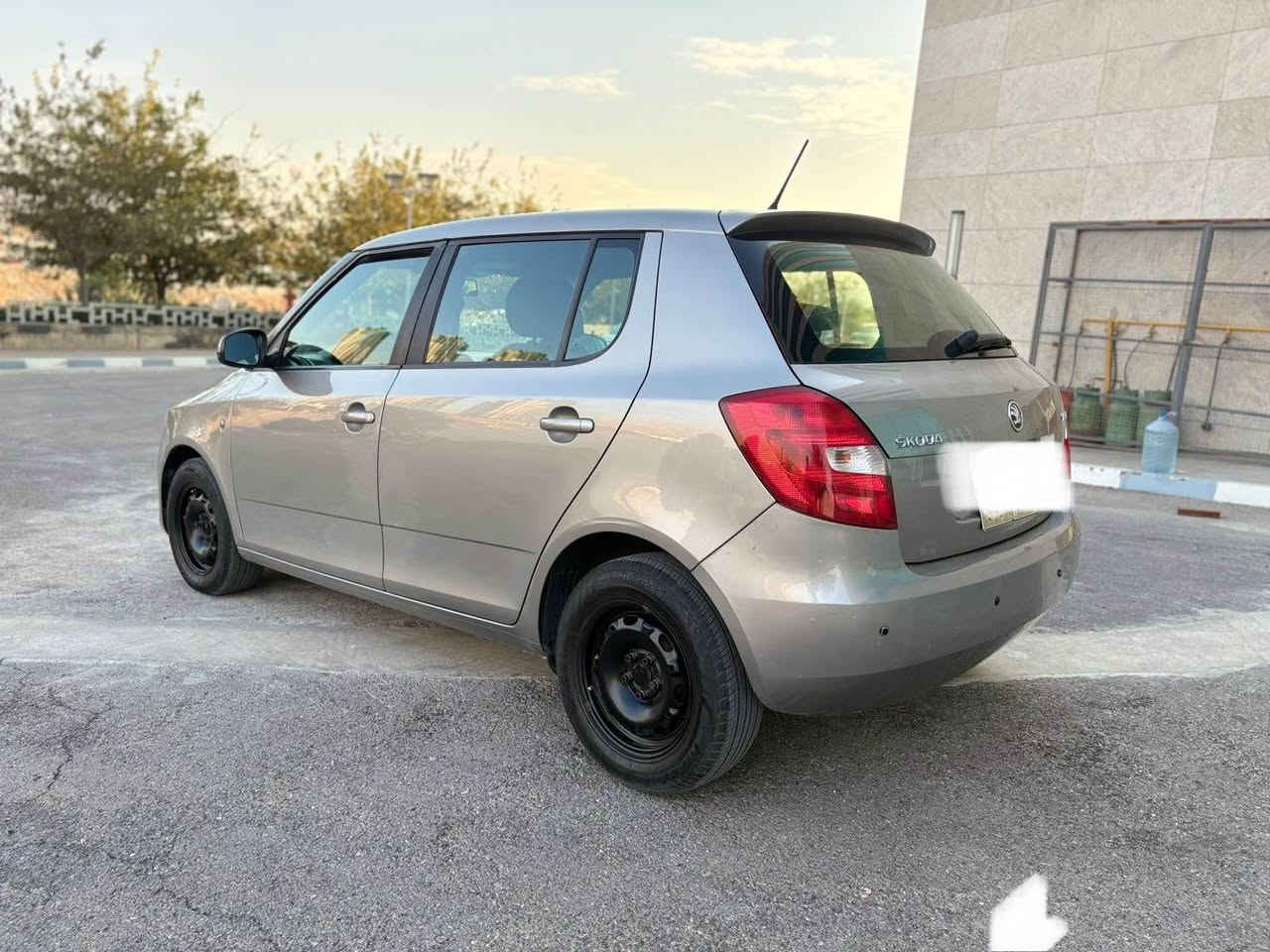 سلاو  له سه ر ازني ادمين 🌹
موديل ٢٠١٥
جالمغي بيشه وه سه كن  قه راغي بونيد بوياغه
خليجي ده بل جه كمه جه 
١٤٠ هه زار روشتوه 
كير مه كينه به شه رت نه كراوه ته وه 
شوين سليماني
نرخ ٨٠$
سالانه ي تاكو ٢٠٢ السليمانية, العراق


**إذا كنت صاحب هذا الإعلان وتريد حذفه لأي سبب، رجاءا أرسل رسالة إلى الدعم الفني**