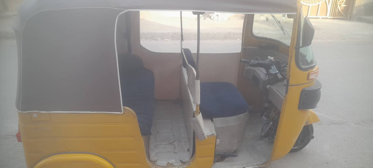 سلام عليكم تكتك للبيع موديل ١٩شهر ٣ 
بغداد العبيدي سعر 3 و ٨٠٠ أوراق لمصطفى  ***********
