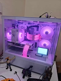 عندي pc مراوس ويه بلي 5 رقني واتساب 07758438373