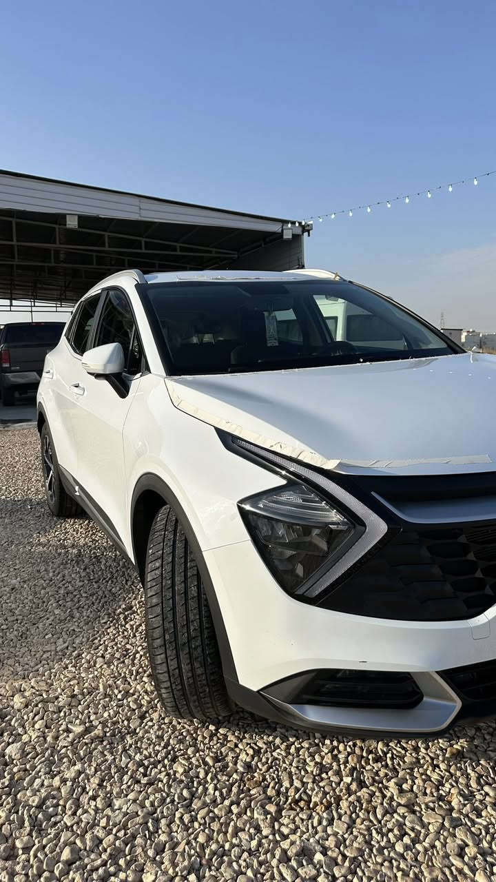 السلام عليكم سبورتج خليجي 2025. للبيع
مكفولة كفاله عااامه المواصفات نص فول
بصمه 
رادارات 
حساسات خلفيه 
كامرة خلفية
سايد بريك كهربائي 
مواصفات السيارة  معروفة 
ماشيه 20 الف 
السيارة على وضع الشركة
رقم اربيل باسمي تحويل مباشر 
السعر 238 وبيه مجال 
 للاستفسار ***********
