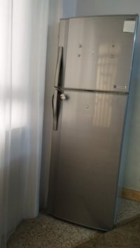 ثلاجة مستعمل للبيع  للاستفسار اتصال على الرقم  07718623969