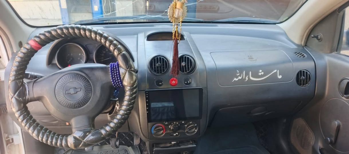 بسم لله وعلى بركه الله للبيع افيو موديل 2006  رقم نينوى كابون بانزين محرك شرط لاصرف ولانفح طخم جديد باتري جديد تبريد تدفئه كلها شغاله مكان سياره موصل برطلة 
السعر 60 وبي مجال 
للاستفسار الاتصال 
***********
***********
