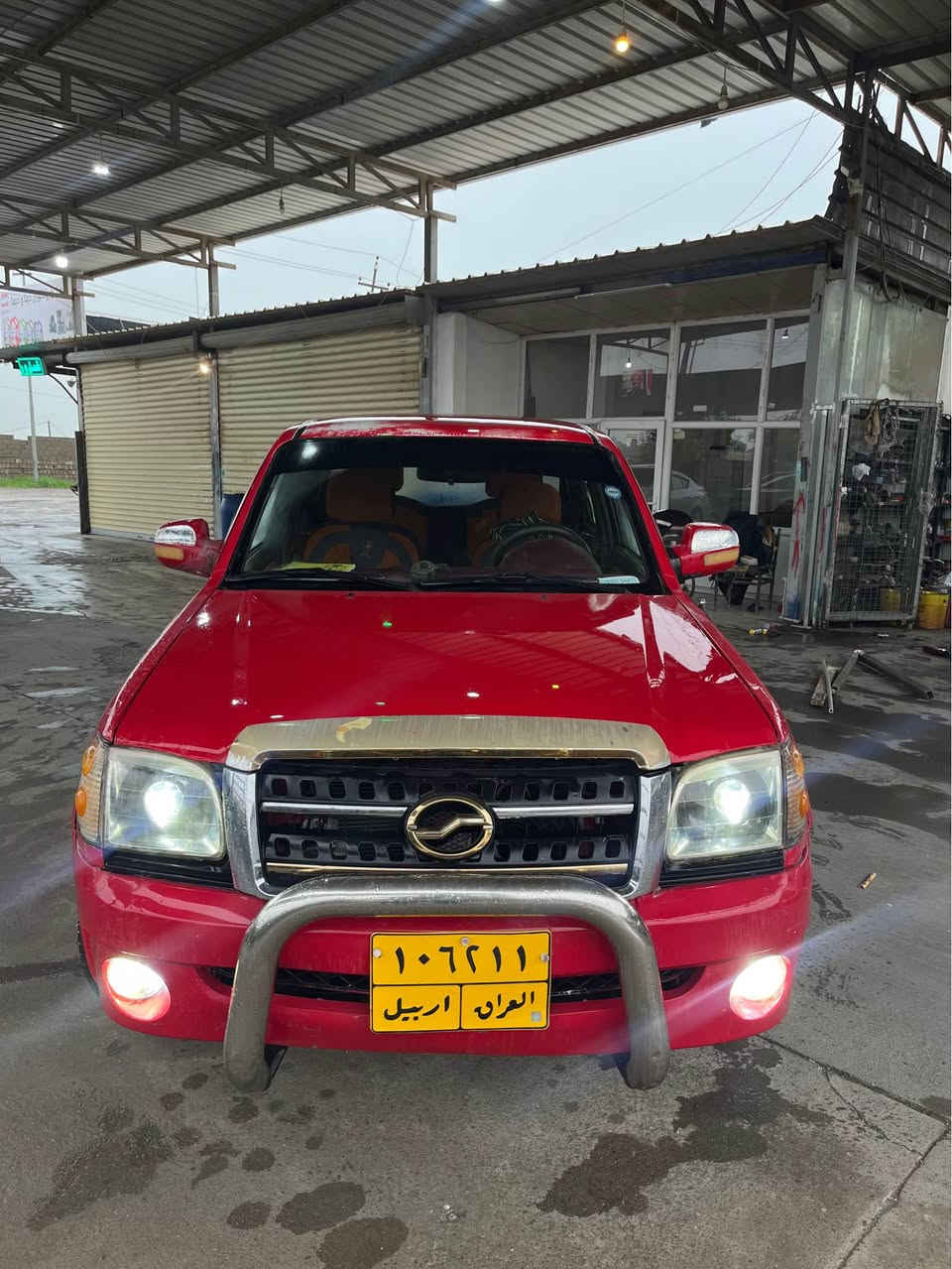 بيكاب دير ادميرالد 
٢٠١٠ 
گير عادي
 ٤ جام كارةباي 
گير مكينه بةشةرت 
بةناوي خومانه 
سيارةكة هيج ليدران و سبوخي نيه
ساردي و قةپو قؤپ هةية
سةقفي كةمةك سپي بونةوةي هةية 
تةبريد گةرمي بةشةرت ساردي مزبوت نيه 
تايةي نوية  سةنةوي و هةزةي بةسةر جوة
بةناو كردن وكالة بةشةرت هةموشتم نوسيه
 سعري ٦٣ مجال زور كةم ،،***********،، واتساب زين..***********.. أربيل, العراق
