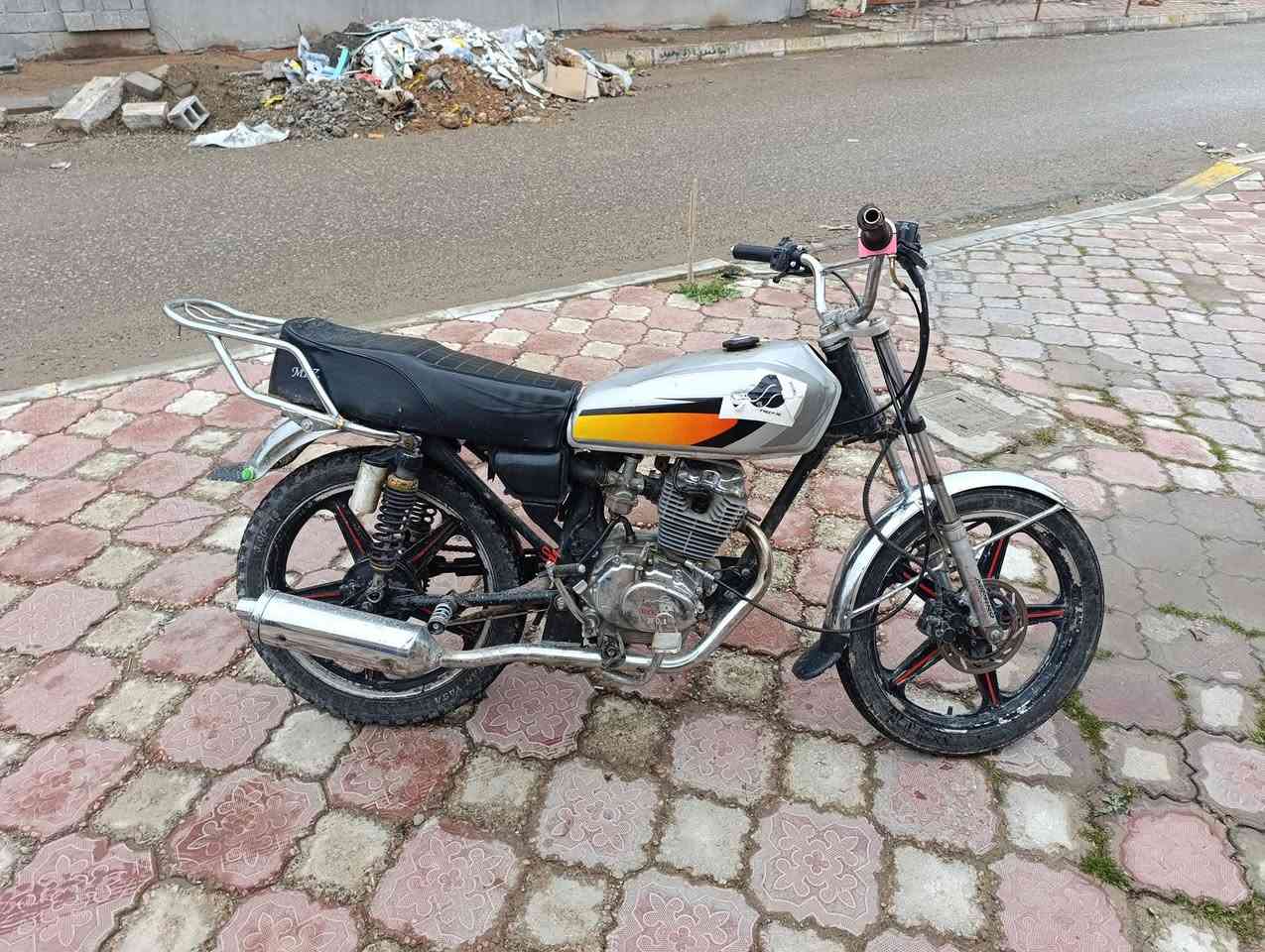 السلام عليكم دراجه للبيع دراجه خير من الله نضيفه الدراجه كلك السعر 225وبي مجال حك الجيه بيع مستعجل ***********خاص موجود
