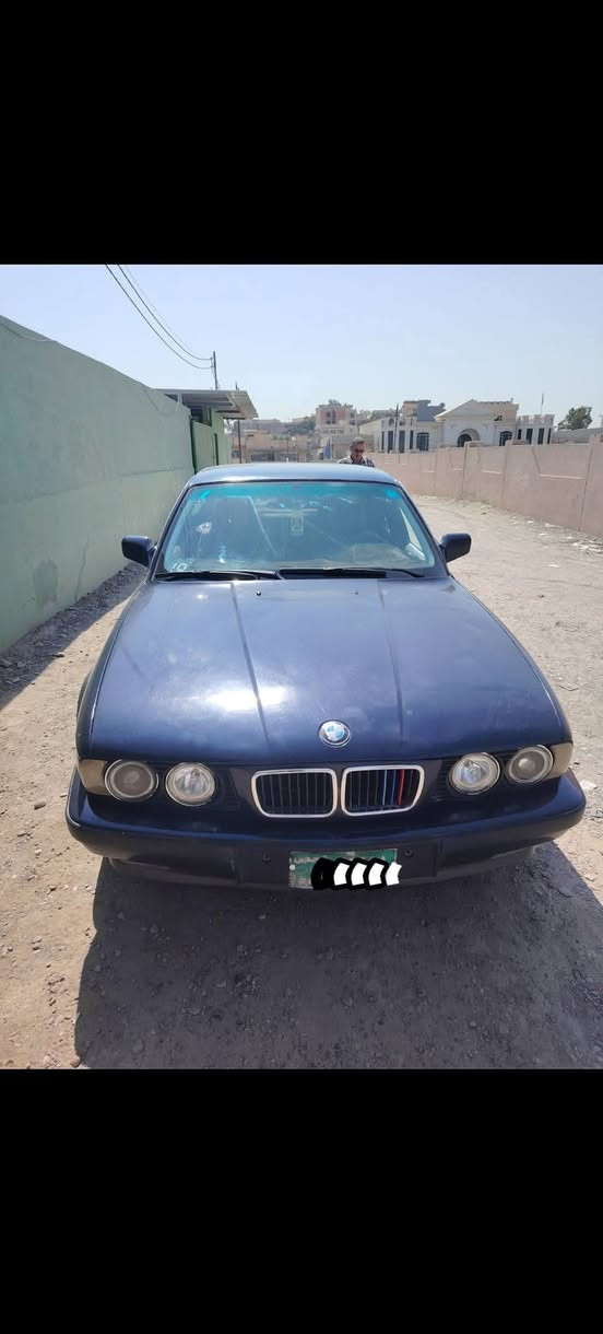 السلام عليكم BMW 525 موديل1990 للبيع   فول توماتيك تبريد تدفئه لايت زينون عالي جامات واسلايت كهرباء  كير ومحرك شرط محرك فل كير اتوماتيك صبغ عام جماليه بدون حادث شرط لا حادث ولا كص دعاميات M تايرات ويل جديد  رقم اخضر الرسوم كامله وهزه كامله شرط الوكاله التحويل  السعر 45 وبيها مجال مكان موصل ‏‪***********‬‏
