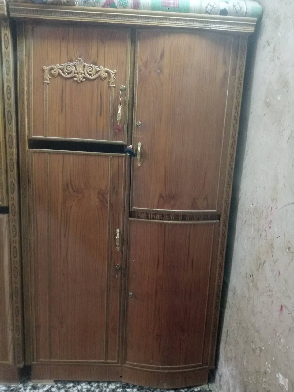 غراض للبيع كلمن سعره كاونتر قطعتين وكنتور بابين وبوفيه جديده بوفيه 110 وكنتور بابين 150 كاونتر قطعتين 150 
شماعيه خلف مستشفى الهيكل 
***********
