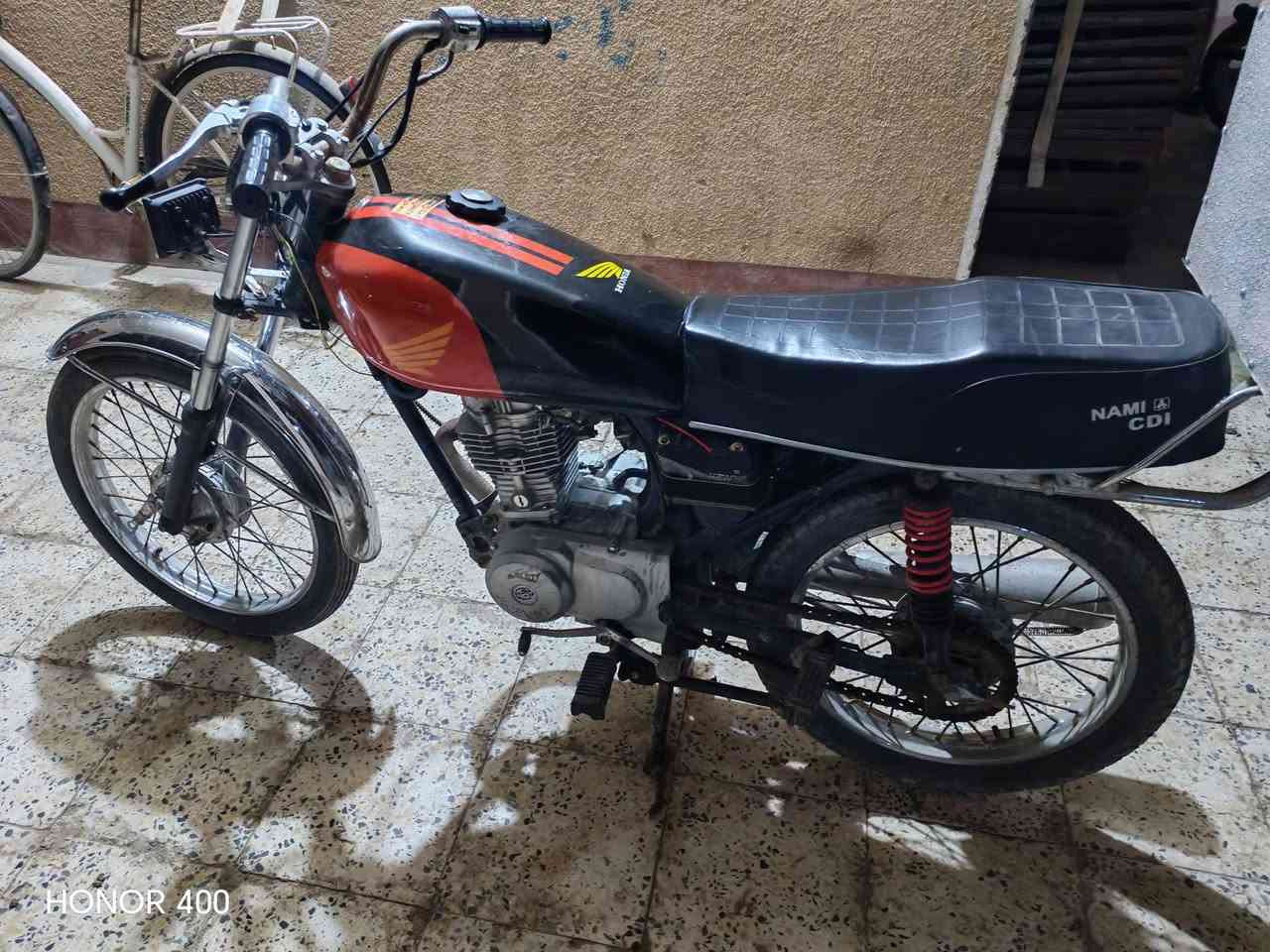 دراجة ايراني ادوات حلوة ونظيفة طكة هندر وحدة تشتغل كهربائية كاملة للبيع السعر 350قفل 
*********** الهوير
