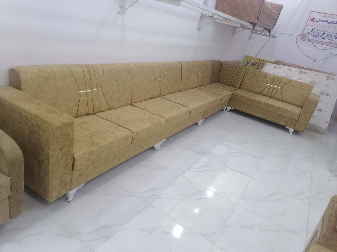 السلام عليكم تخم جديد كلمن وسعره حسب الي تردونه كلمن وسعر ***********.
