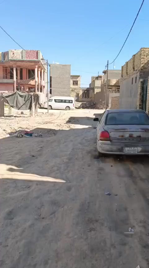 السلام عليكم دار للبيع المساحة ١٣٠ متر طابو صرف طابقين يتكون البيت من ٣ غرف نوم وهول واستقبال ومطبخ وصحيات البناء طابوك والسكف صب مسلح كربلاء طوريج ام الهوى الجديدة سعر البيت ١١٥ مع المجال للاستفسار الاتصال على الرقم *********** او ***********
