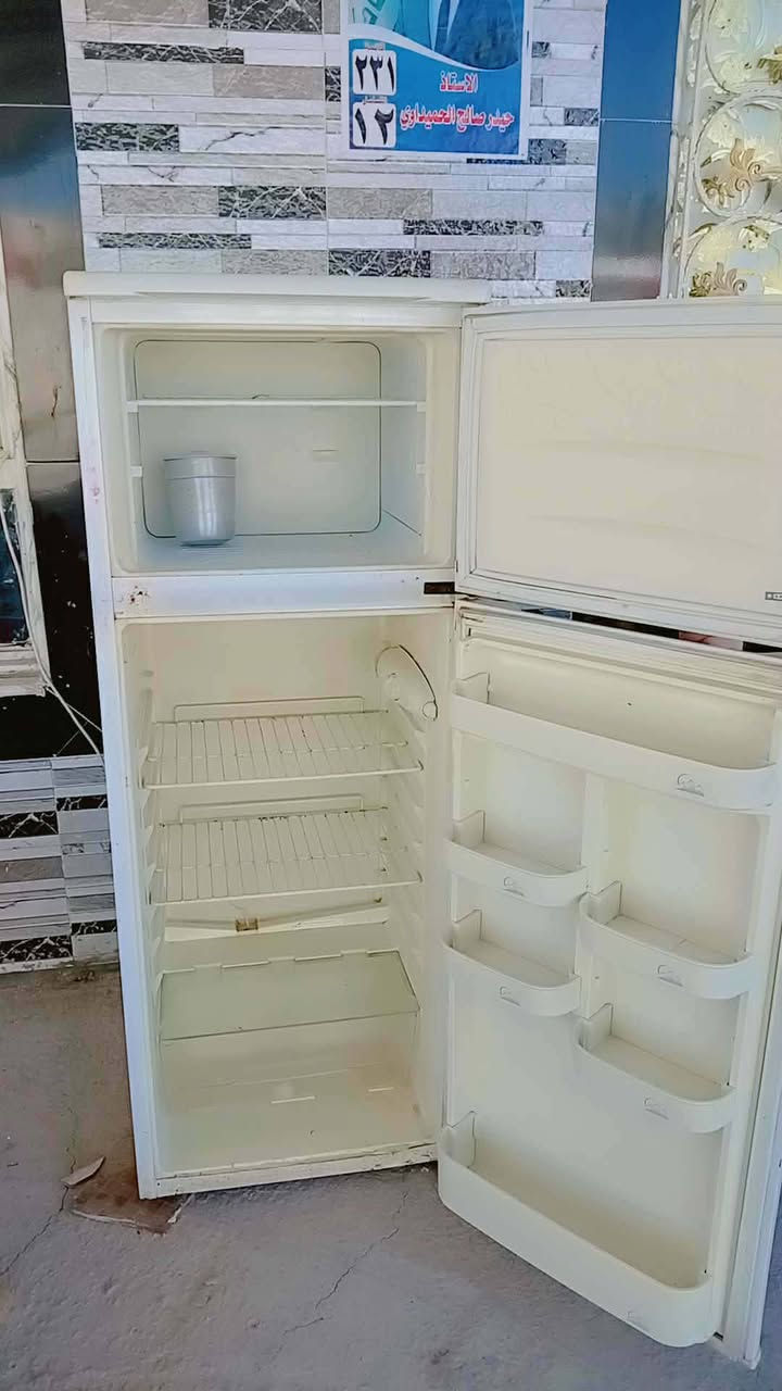 يالله ثلاجه للبيع نوعيه عشار مابيه اي شي شرط تفحصه يله تاخذهه المكان الطليعه يم جسر العبور  الإستفسار ***********
