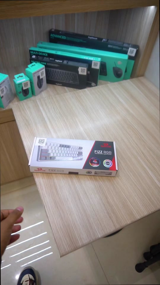 Redragon K617 Fizz 60% Mechanical Gaming Keyboard - Gray White توفر الان باقوى سعــر بالعراق  السعــر :- 40,000 دينار عراقــي  للطلب مباشر من الموقع الالكتروني , والدفع عند الاستلام, توصيل مجاني من خلال موقعنا الرسمي العالمية للحاسبات https://globaliraq.iq/ العراق بغداد\ شارع الصناعة - الجامعة التكنلوجية, داخل فرع النخلة (عامود رقم 14) تسللسل المبنى G   توصيل لكل محافظات العراق رابط المنتج :-https://globaliraq.iq/products/redragon-k617-fizz-60-mechanical-wired-tkl-red-switches-gaming-keyboard قسم اللابتـــــوب 7726224804 7726224809 7901805570 __ قسم الديسكتوب والتجميع 7726224806 7726224805 الشاشات والاكسسوارات *********** *********** __ رابط تحميل التطبيق للـ iPhone:  ‏https://apps.apple.com/us/app/qiyam-al-alamiya/id6757885531  رابط تحميل التطبيق للـ Android:  ‏https://appgallery.huawei.com/app/C116858345  رابط الموقع الإلكتروني: https://globaliraq.iq
