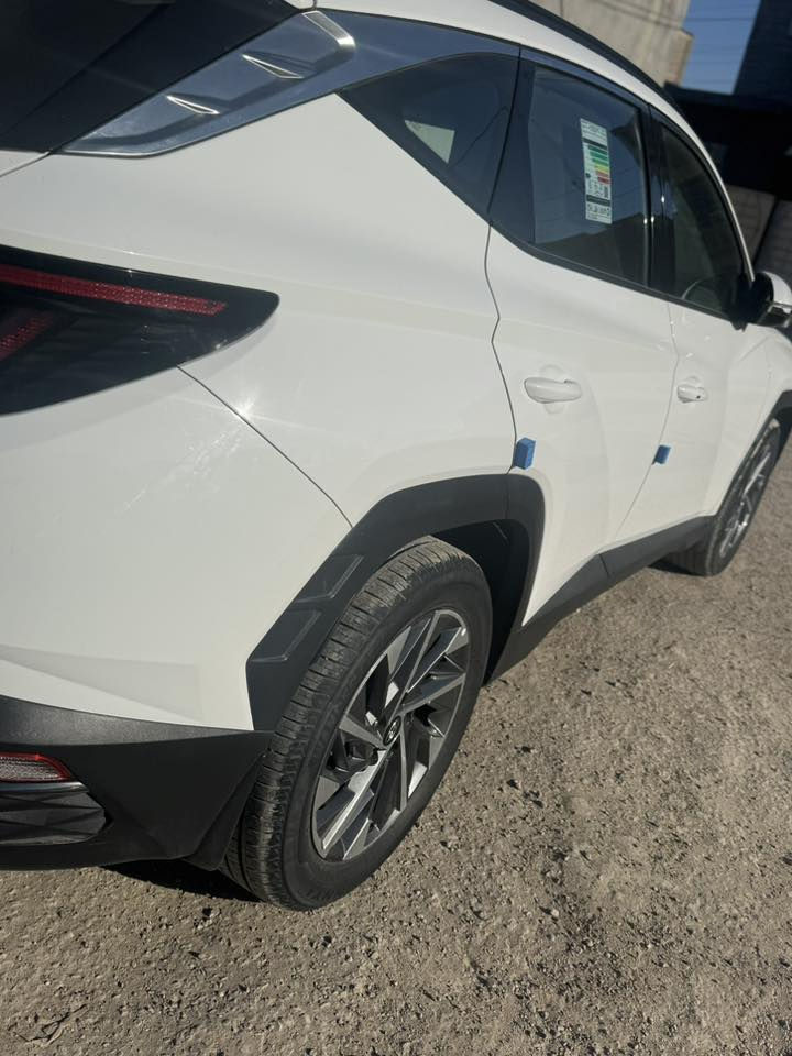 سلام عليكم
توسان موديل ٢٠٢١ فول قمار حديد 
ماشية ٤٠ حقيقي 
سنوية وهزه جديد مشروع وطني 
بصمه 
تشغيل. عن بعد 
كرسي كهرباء 
كير محرك مكفول 
بيها بارد اربع اصابع بالصندوق ورصعه بالقماره
سيارة نظيفة 
السعر 198 بيه مجال
بغداد النصر والسلام  
***********
