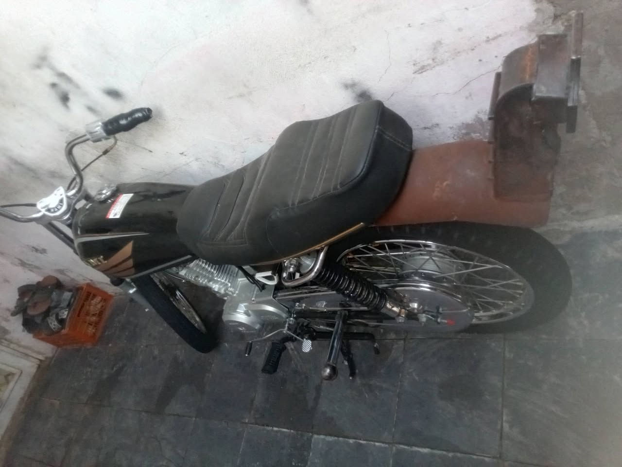 دراجه البيع اصولي اوراق سكنر 7اوراق كامله تعمير 2620مكينه سيجي نامه براغي اصفر حربيه دراجه كله اصلي صاصي جديد 26مكان نجف كوفه والشراي يراسلني خاص وباقي التفاصيل عل رقم ***********
