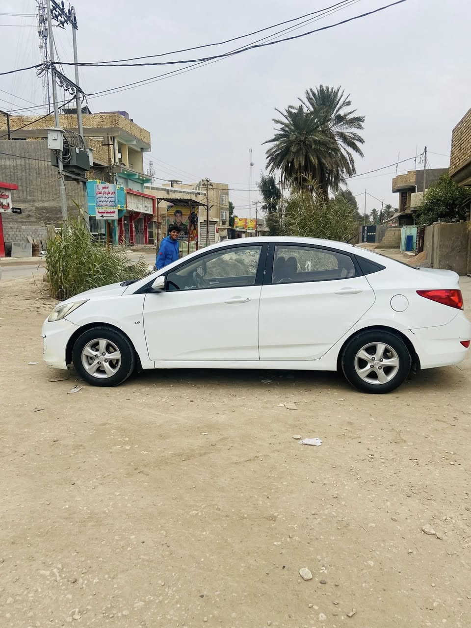 سلام عليكم 

اكسنت 2013خليجي
محرك 1600دوش 
محرك +كير كفاله من الفتح والتنقيص والتبخير
تبريد تدفئه شغال منضومه جديده كامله
داخل نضيف وجديد
ضرر بابين جهة السايق صبغ بدون دواخل 
سياره نضيفه وجاهزه ماتصرف عليها 
ادامه للمحرك البارحه بخاخات وبلكات وفيت بم جديد اصلي
سياره بسمي هزه ما صاقطه جديده 
سعر 93وبيها مجال مراوس بالنترا صفره تكسي حسب القناعه 
الاستفسار ***********بابل الحله
