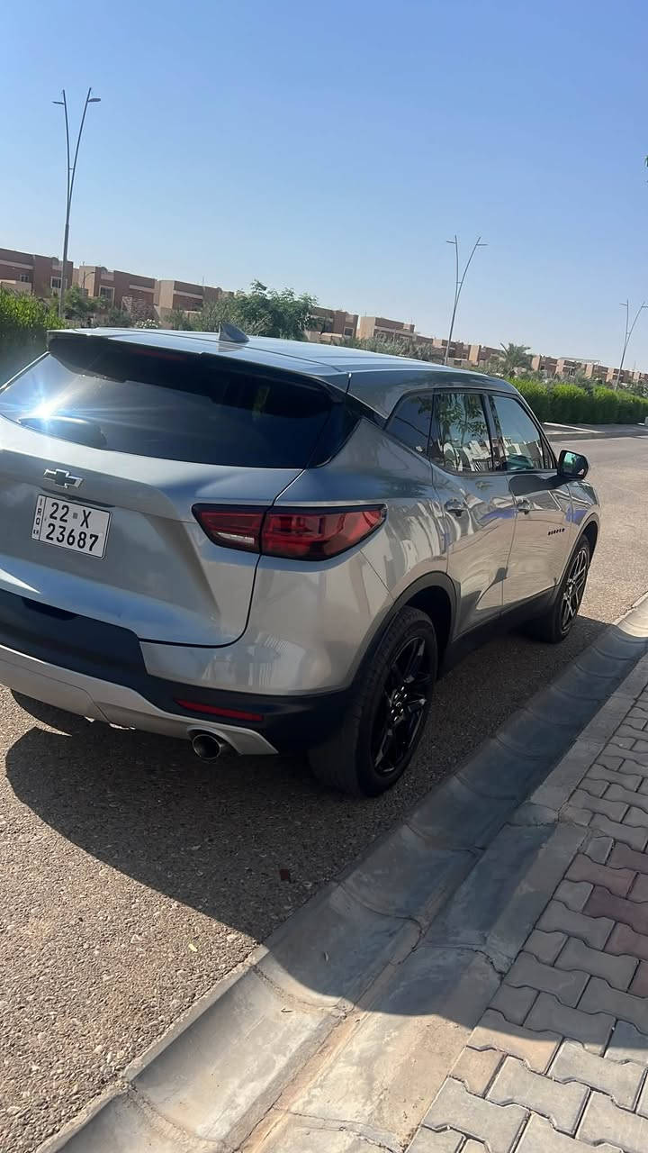 بلايزر 2023 
ماشيه 30 
ضرر فقط بونيد مبدل بدون دواخل 
للاستفسار 
***********
