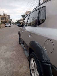 توسان ٢٠٠٩ • مكينة ٢٠٠٠ • حساسات خلفية