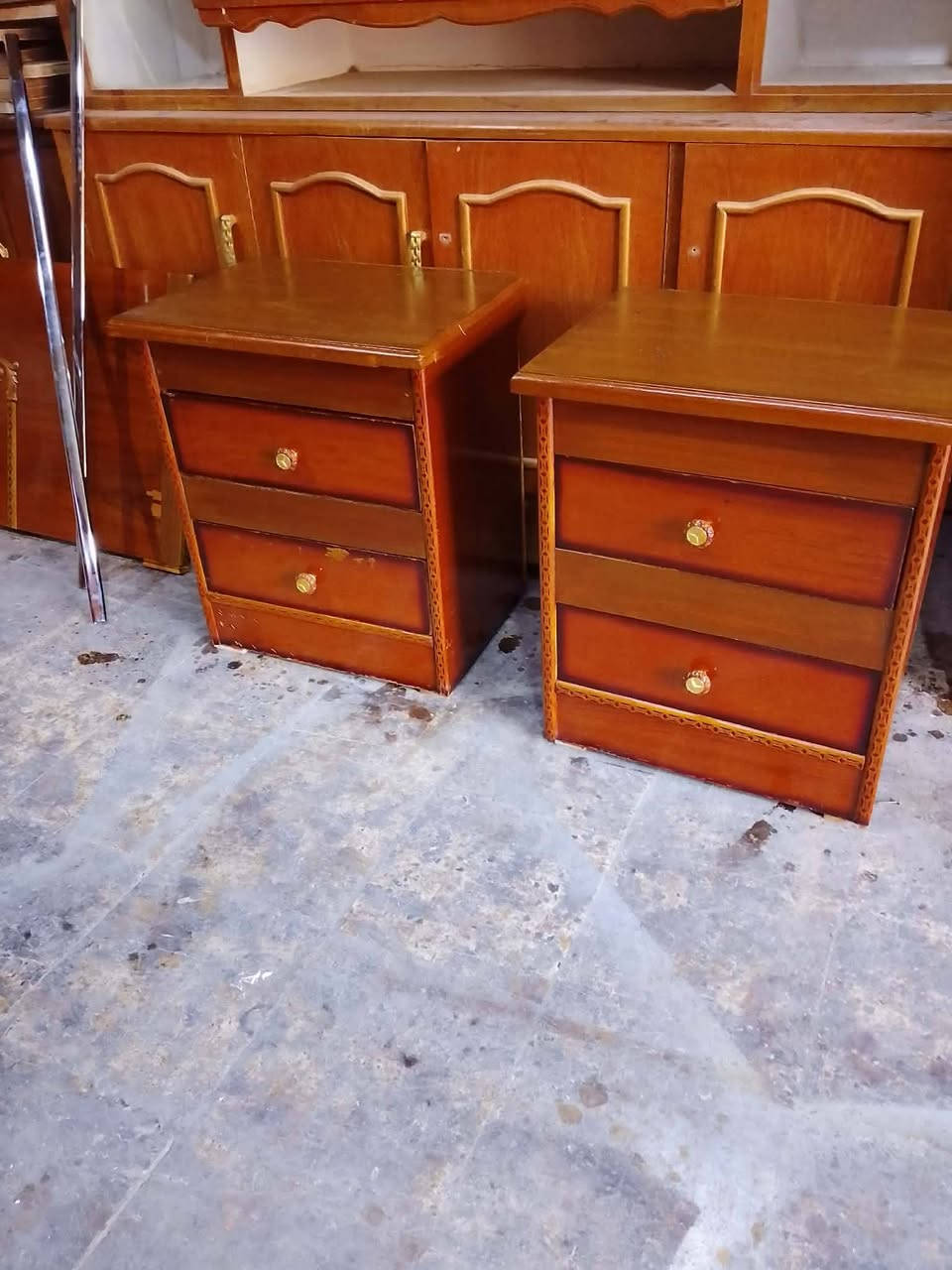 غرفة مستعملة نضيفة جدا كاملة للبيع السعر 500 للأستفسار الأتصال على الرقم *********** او مراسلة الصفحة محل ياسر العنوان بلد سوق المسقف قرب جامع بلد الكبير
