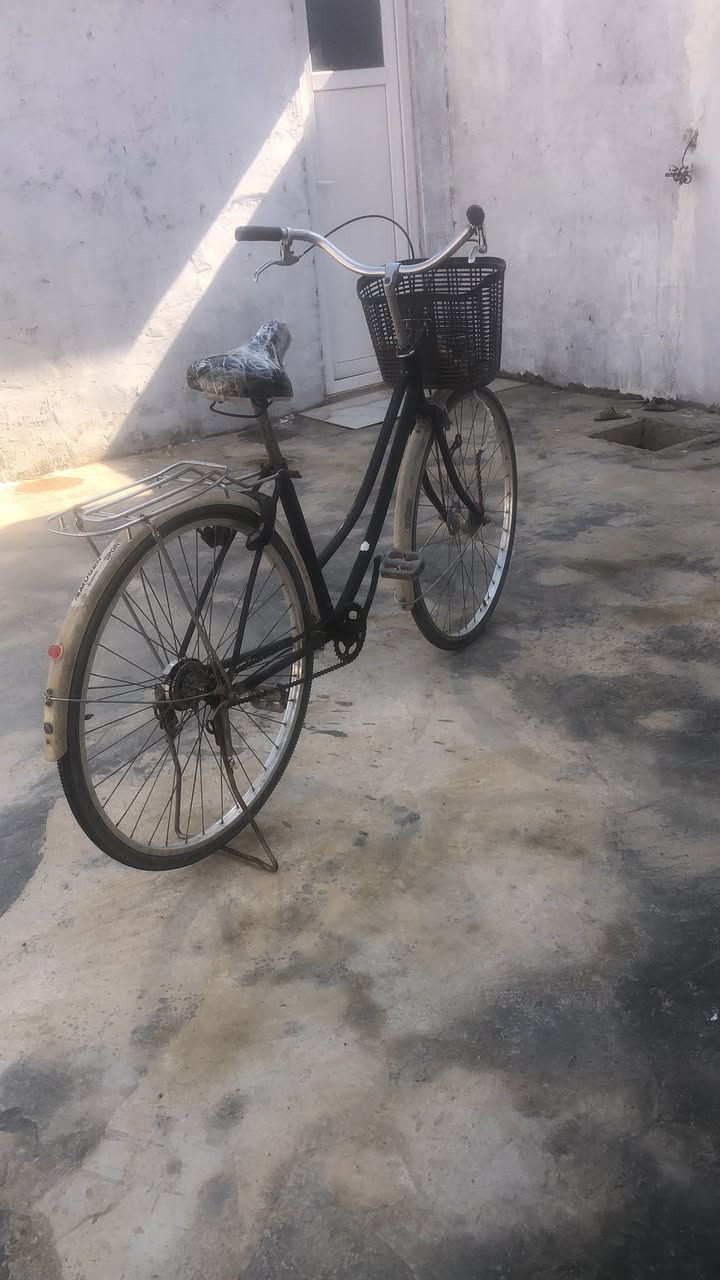 سلام عليكم. بايسكل للبيع حجم (٢٧ )نظافة (٨٠) ٪؜  مكاني كركوك -يايجي- رقم موبايل (***********)
