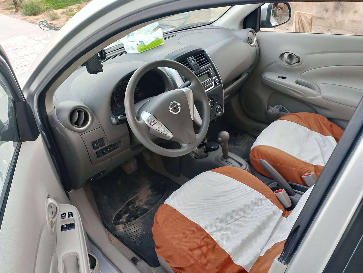 سلام عليكم نيسان صني هندي بليته الزركه  مديل 22سياره جديده ماشيه 58الف سياره كفاله عامه ماعده ظربه خفيفه من وره وكلشي مماثر ابد  وقبق جنطه مقسمينه مثل مموضح بسونار مابيه ولبقيه كله كفاله عامه سنويه جديده لحد نهايه 2030 سعر 116مكاني البصرة ***********
