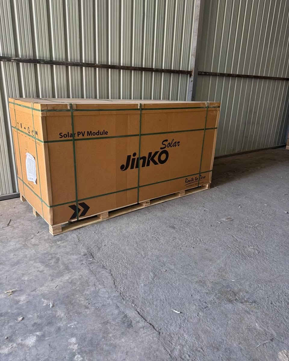 الى زبائننا الكرام وصلت وجبة الالواح الجينكو 650 W 
اصحاب المكاتب الي حاجز يمنه خلي يتوجه ياخذ 
واهلا وسهلا بكم 
مجمع حسين الصائغ 
مجموعة الصائغ للطاقه الشمسيه 
***********
