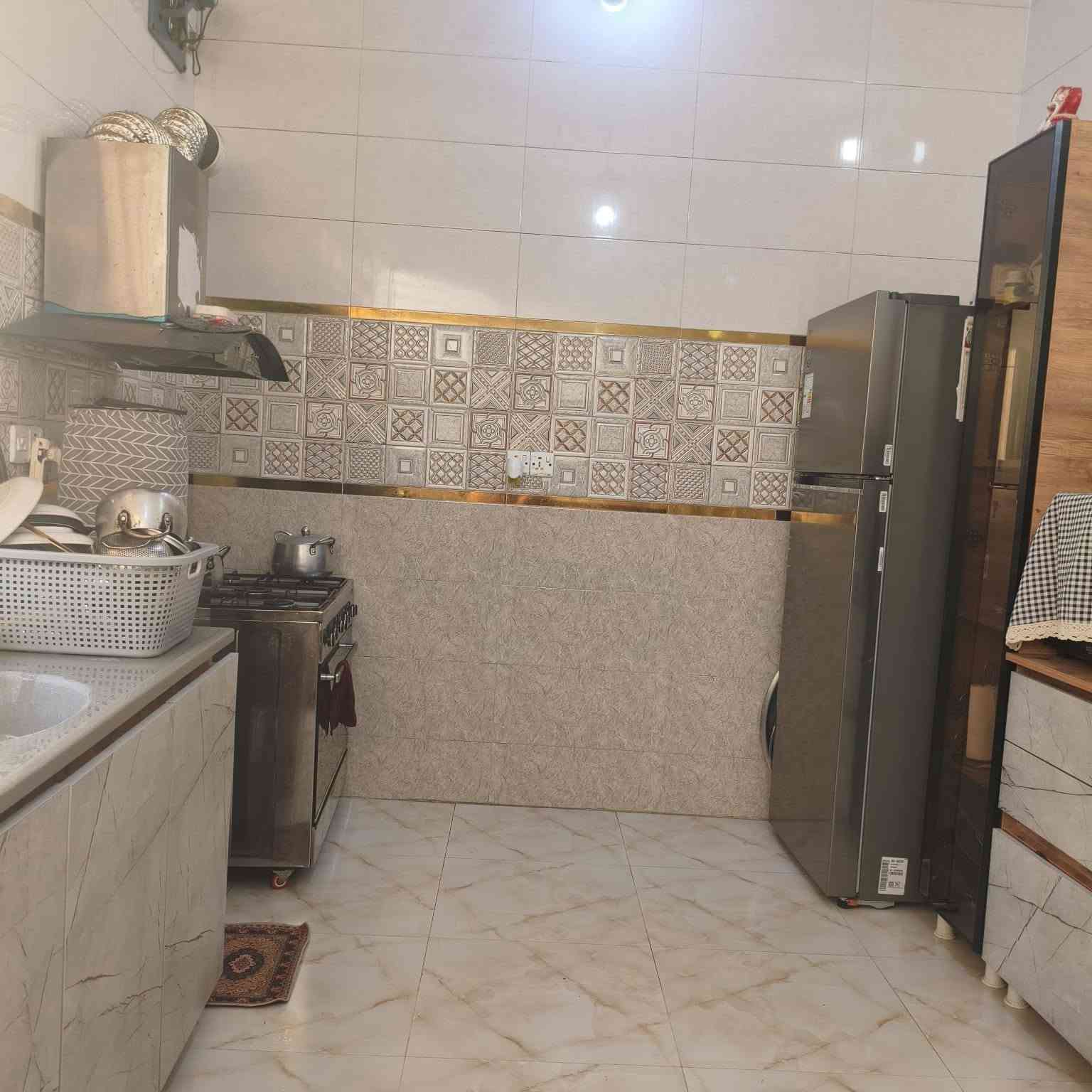 بيت جديد للبيع ملك صرف مساحه 100 متر مربع 8 و33 نزال 12
عنوان حي القاده مي كهرباء مجاري انترنيت تبليط خدمات كامله السعر 138 مليون بيه مجال للشراي يرهم استثمار استفسار خاص اتصاال ***********
