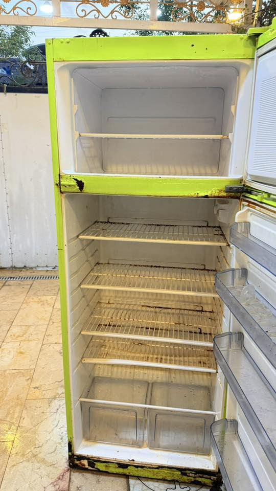 ثلاجه شغاله 60    الف فقط بصره حي الشرطه *********** شوف العين وماكو هيج سعر
