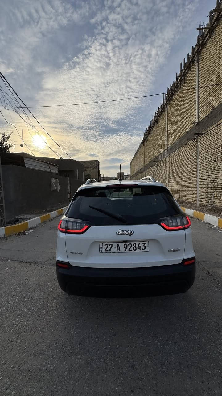 السلام عليكم جيب بزون 2019 امريكي  ذي قار بسمي تبديل بنيد وداير الخلفي صبغ سيارة فول موصفات  مكينة 2400 جاهزه لاخير السعر 125 مكاني ناصرية مركز ***********
