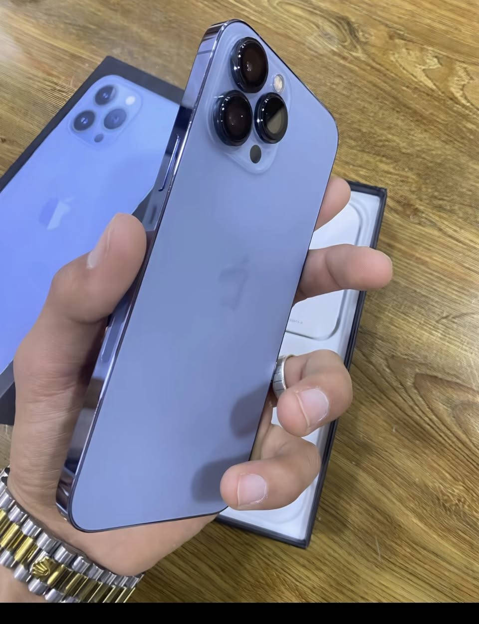 سلام عليكم شباب جهاز فول 13برو ماكس البطاريه 91معنى الكلمه الجهاز بس البعد الكامره 5 ميابعد بس الجهاز امانه تاخذه وراسك مرتاح ولمكان بغداد او مراوس اس ولسعر 800وبي مجال ***********
