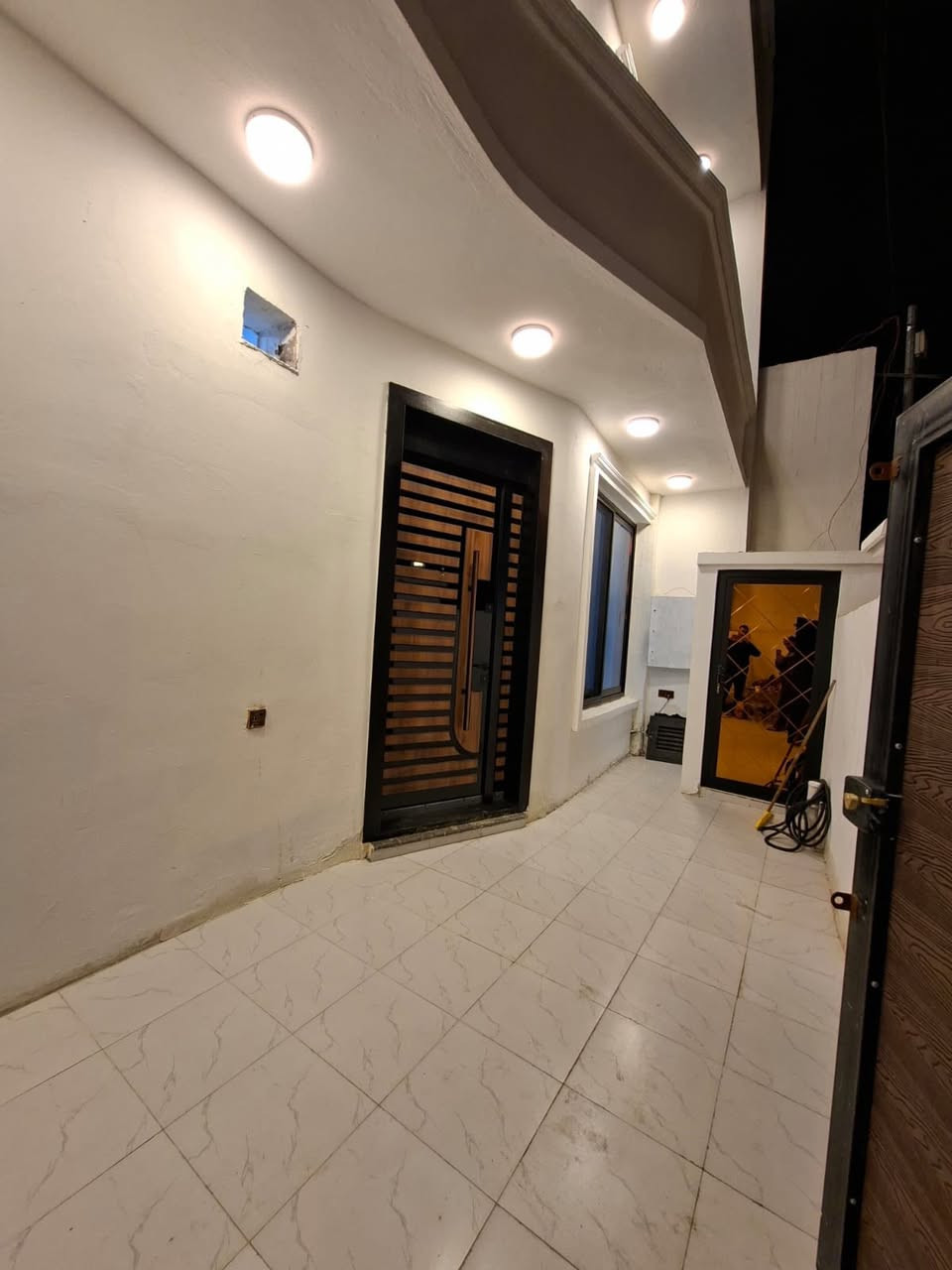 سلام عليكم دار للبيع مساحه ١٥٠متر واجهه ٨٦٠ نزال ١٧٥٠ زراعي شارع بن رضه علوان   للتواصل صاحب الدار ***********
