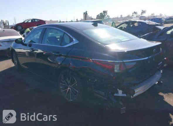 للبيع لكزس ES300h موديل 2024
فول فل كامل هايبرد — وارد امريكي 

الممشى: 31 كم فقط (جديدة تقريبًا)
الحالة: ممتازة — مغلّفة حماية PPF كامل
البدي: (حادثها موضح بالصور بس بارد)
 
المواصفات:
 • محرك هايبرد اقتصادي
 • فتحة سقف
 • شاشة كبيرة مع ملاحة
 • تشغيل بصمة + دخول ذكي
 • مقاعد جلد مع تبريد وتسخين
 • رادار + نقاط عمياء + تنبيه مغادرة المسار
 • مثبت سرعة راداري
 • كاميرا خلفية HD
 • حساسات أمامية وخلفية
 • إضاءة LED كاملة
 • سستم  صوت  
 • 
 • حماية PPF كام
السعر ٢٩$ 
المكان بغداد حي الخضراء 
*********** بغداد
