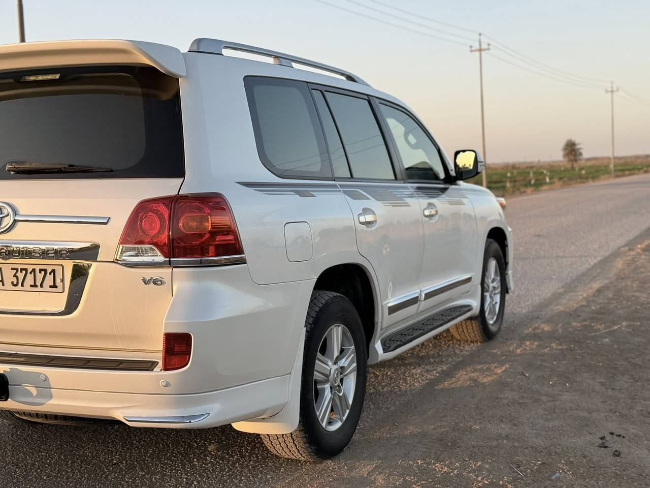 السلام عليكم …
لاندكروز 2012 بريم
فول مواصفات 
فتحه 
بصمه
كشنات جلد
كشنات كهربائي
8 ايرباك 
شاشه + كامره
مري قلاب
تحكمات 
علامات ترحيب
وباقي مواصفات الاند المعروفه 
السياره نضيفه كلش  حداديه جديده وشرط السونار  
مكان السياره الديوانية الي تعجبه السياره يتصل عليه وبي خير ويدلل يشلع عيوني 🤍
للاستفسار  
***********
