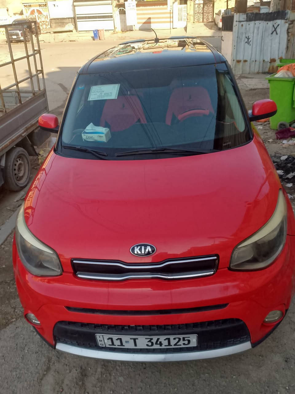 السلام عليكم كيا صول موديل 18 رقم بغداد وارد كندي محرك 2000  مكان السيارة بغداد الشعب سنويه لغاية  29  السعر 130 بيه مجال بسيط للاستفسار الاتصال على الرقم التالي ***********
