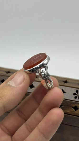 اللهم صل على محمد وال محمد وعجل فرجهم 
خاتم عقيق يماني مشمشي طبيعي 

خط حرز السيد علي القاضي كامل 
صياغه يدويه طلاء روديوم 
مقاس الخاتم 22

السعر خاص او واتساب لطفاً 🍀
***********
توصيل كل محافضات العراق
