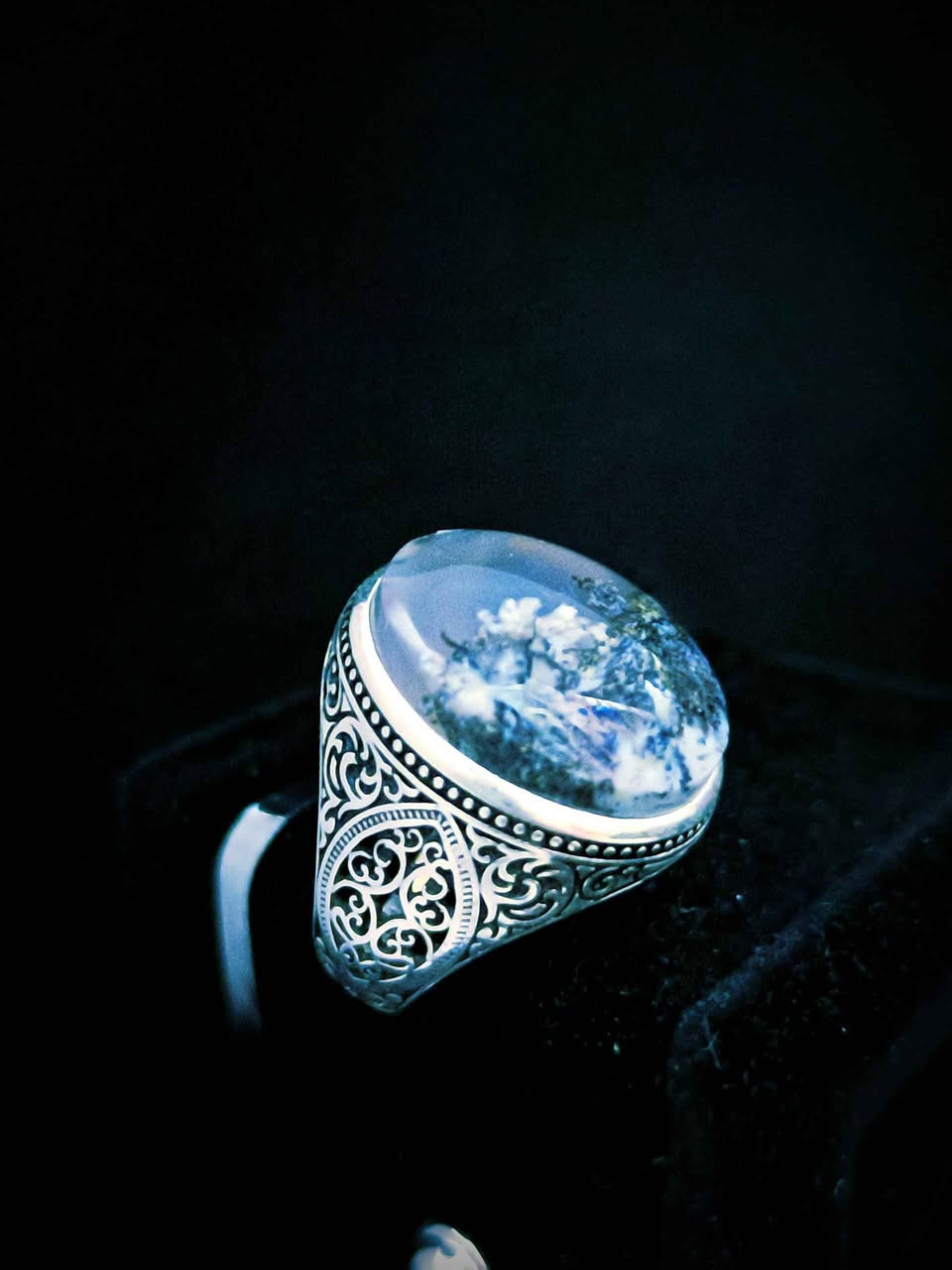 ✨💍 عرض مميز لمحبي الفخامة 💍✨

نقدم لكم أرقى التشكيلات من #الأحجار #الكريمة #الطبيعية 100% المختارة بعناية،
وبأجمل الخواتم الفضية السلطانية المصاغة بحِرفية عالية وعيار #فضة925.

كل #خاتم عندنا يحمل لمسة #ملكية…
وكل حجر يحكي قصة من الجمال والأصالة.

✔️ #أحجار طبيعية بجودة ممتازة
✔️ #صياغات فاخرة بتصاميم سلطانية
✔️ #هدايا راقية ومناسبة لكل المناسبات
‏مراسلة علي سيلفر عبر واتساب. https://wa.me/967776715229 نجران, السعودية


**إذا كنت صاحب هذا الإعلان وتريد حذفه لأي سبب، رجاءا أرسل رسالة إلى الدعم الفني**