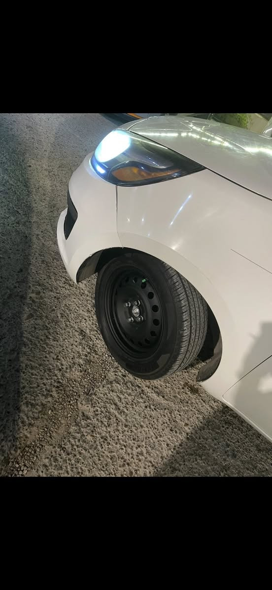 سلام عليكم
كيا ريو موديل 2016 وارد امريكي
حادثها غرق صور امريكا موجوده ويه الصور 
سياره خير من الله تعال كلب وشوف
صدر جديد وتايرات جدد
شاشه وكامره 
بيها ضربه بجاملغ الامامي موجوده صورته
السعر 90 وبي مجال حك الجيه
مكاني بغداد الحريه
السياره ب اسمي


**إذا كنت صاحب هذا الإعلان وتريد حذفه لأي سبب، رجاءا أرسل رسالة إلى الدعم الفني**