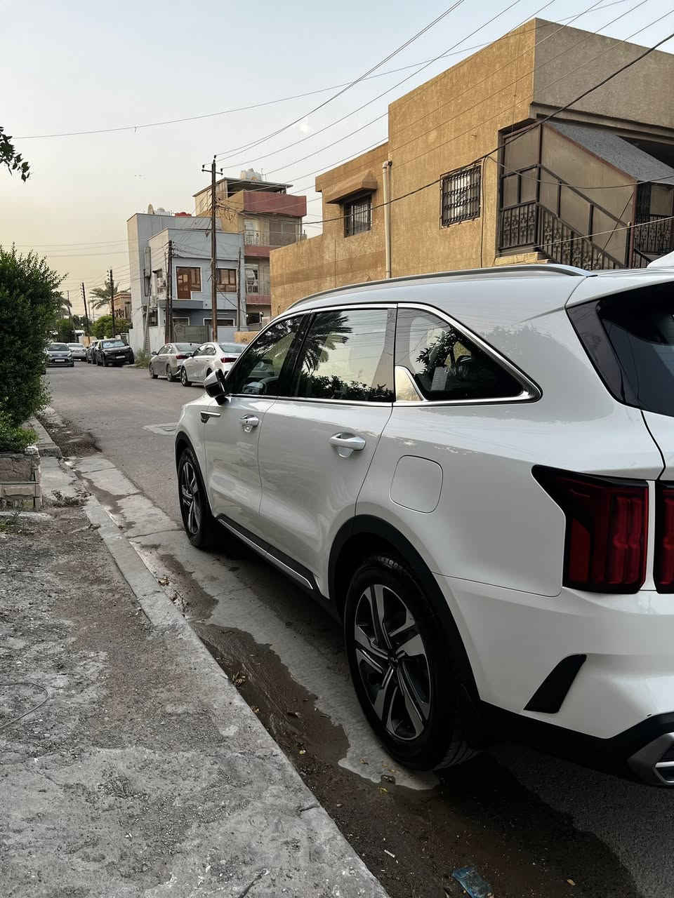 سورنتو البيع 23خليجي ماشيه69الف اهنا صار بيه باب وبعده على وضعه ممصلح الاستفسار ***********
