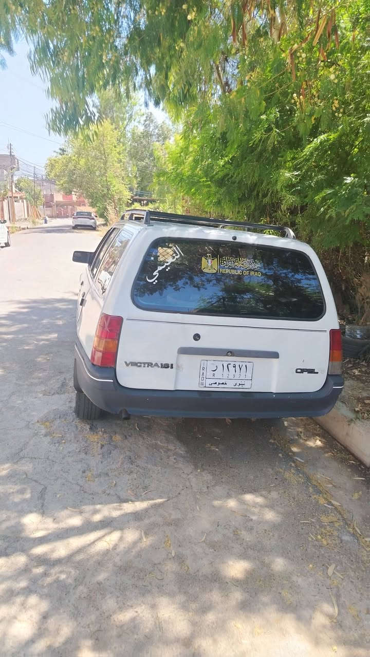 البيع سياره كاديت موديل 91
سنويه الي 29عضم 
السياره كله شرط بدون صبغ  
نقه صبغ مابيه غير 
الدواير ودوسات كير محرك شرط جديد 
السعر 33 شرا اتصل ***********كورك 
*********** اسياه
