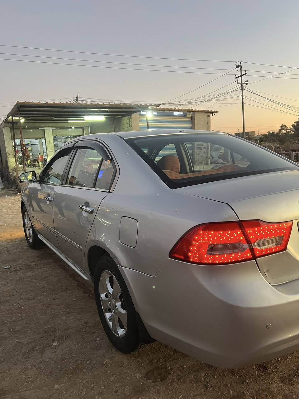 سلام عليكم لوتز  موديل 10 كفاله عامه عدا البنيد مبدل نفس الون شبر باب الوره الصدر مكينه كير خير من الله كشن جلد تدفئه كشنات سعر 105 وبيها مجال قليل اي استفسار اتصل بيك خير وتدلل***********
