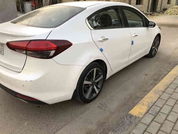 سلام عليكم للبيع كيا سيراتو خليجيه موديل ٢٠١٧
فول موصفات فتحه تحكم ستيرن جهتين بصمه 

لاد امامي خلفي حساس امامي خلفي 

باتري جديد تخم تاير جديد 
مكينه ١٦٠٠cc

السياره بيها جاملغ صبغ او بنيد تبديل لون 

ماشيه السياره ١٠٩ 

السعر ١٢٥ او بيها مجال 

مكان السياره المنصور 

***********
