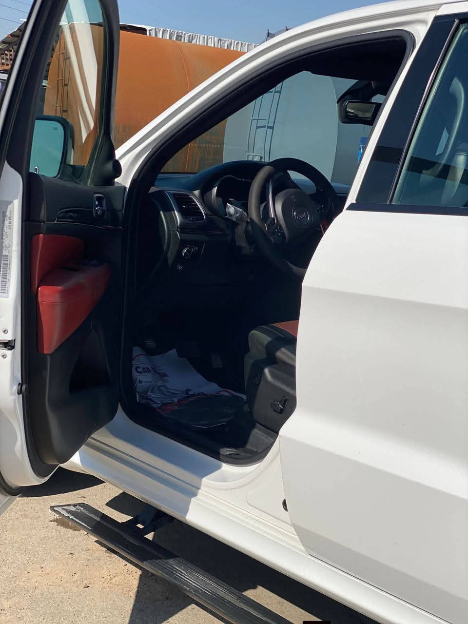 اللبيع جيب خليجي sوكالة هارلم داخل احمر 

موديل ٢٠١٩ كفالة عامة  عدا دعامية أمامية مصبوغ بسبب شخوط عدا باقي كفالة عامة سونار موجود 

السيارة مناقصهة اي شيء ما تصرف عليهة ولا الف 

كير محرك كفالة 
تخم تاير جديد 
منظومة زنون ٥٠٠$ شادهة
دوسات كهربائية 
فجوج برمبو 
لحية srt
شفتات srt
فول مواصفات واحد على واحد 
السيارة باسمي مكاني بغداد منطقة البلديات 
تحويل ثاني يوم 
هزة سنوية جديد 
السعر اتصل تدلل 
***********
ابو مصطفى
