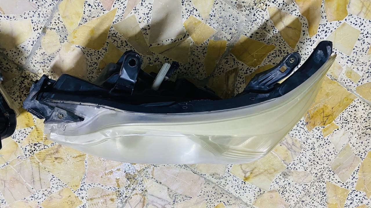 سلام عليكم
زوج لايتات برادو 2014
كلش نضيفات لابيهن كسر ولا فطر 
عنوان بصره توصيل موجود 
***********
