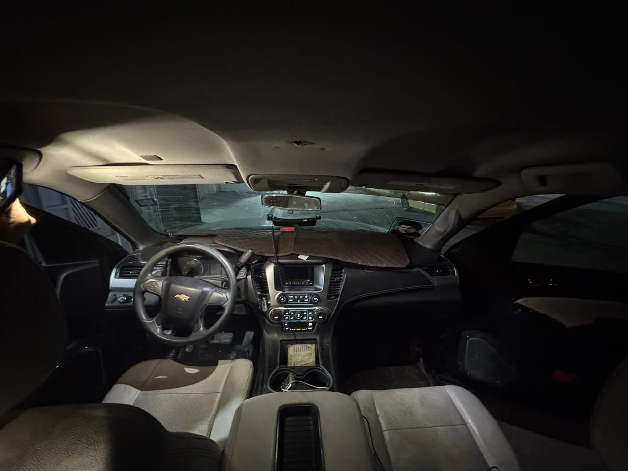 شوفرليت تاهو 2017
سيارة كلين مصبوغة عام تغيير لون
سابقاً احمر السنوية تقرة لون اسود 
المواصفات سيارة عمية السيارة كفالة گير محرك
المحرك 8سلندر 
السعر المطلوب 31الف وبي مجال حگ الجية 
العنوان بغداد الشعب
رقم الهاتف ***********ما متواجد على الفيس
